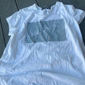Sonja Morgan “Free to Be”‎ White Graphic Textured Tee Size Large